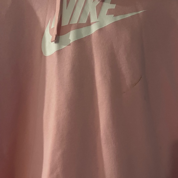Women’s Nike sportswear
Large Logo - Picture 3 of 4